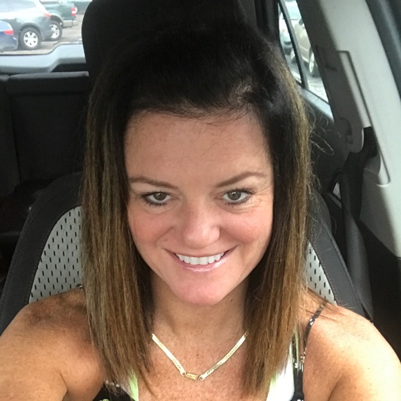 Meet your Posher, Kelley - Picture 1 of 2